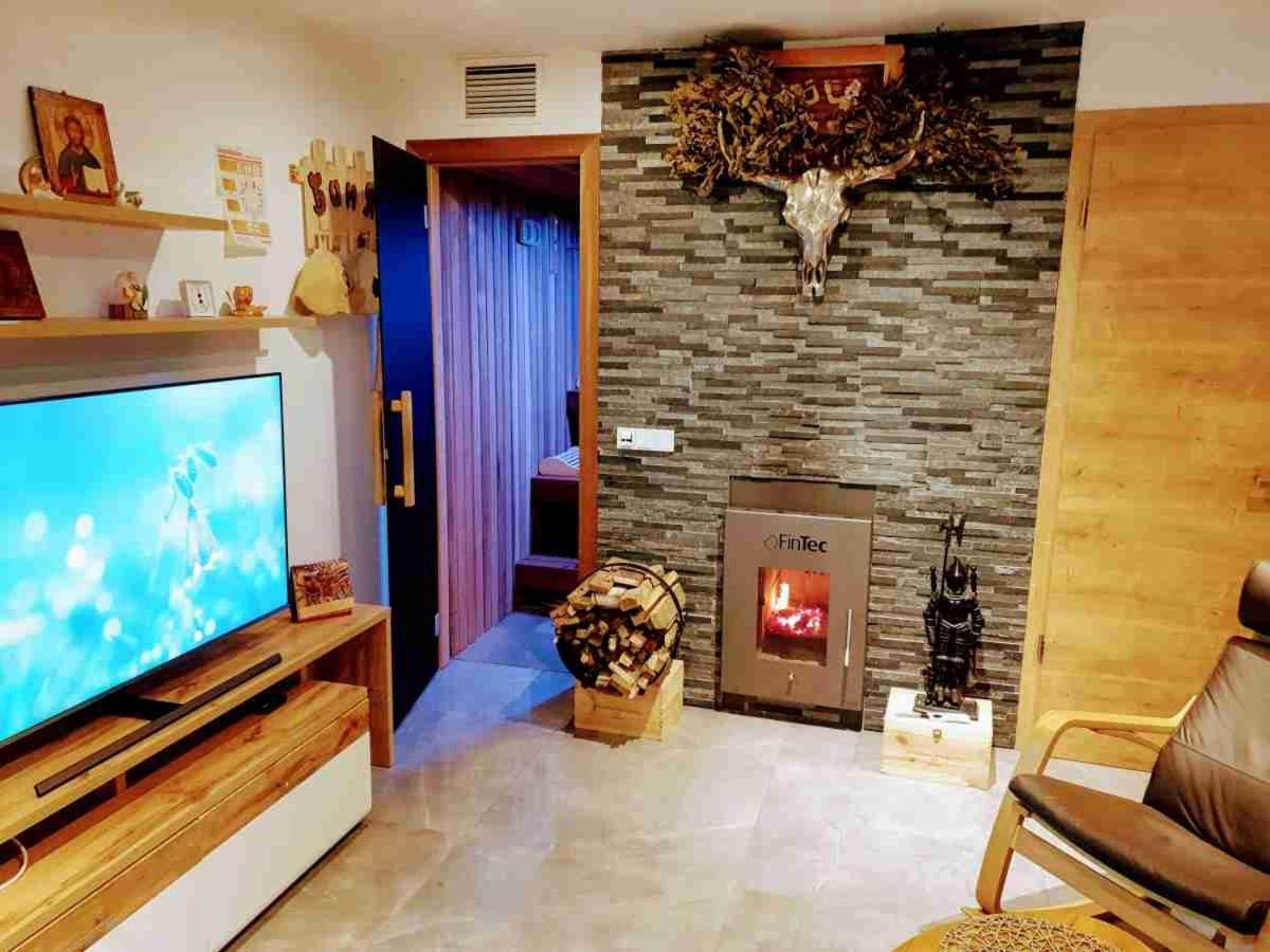3 Z Moderne Wellnesswohnung - Sauna, Kamin, Parkplatze 65m2 Bis 6 Per Appartement *